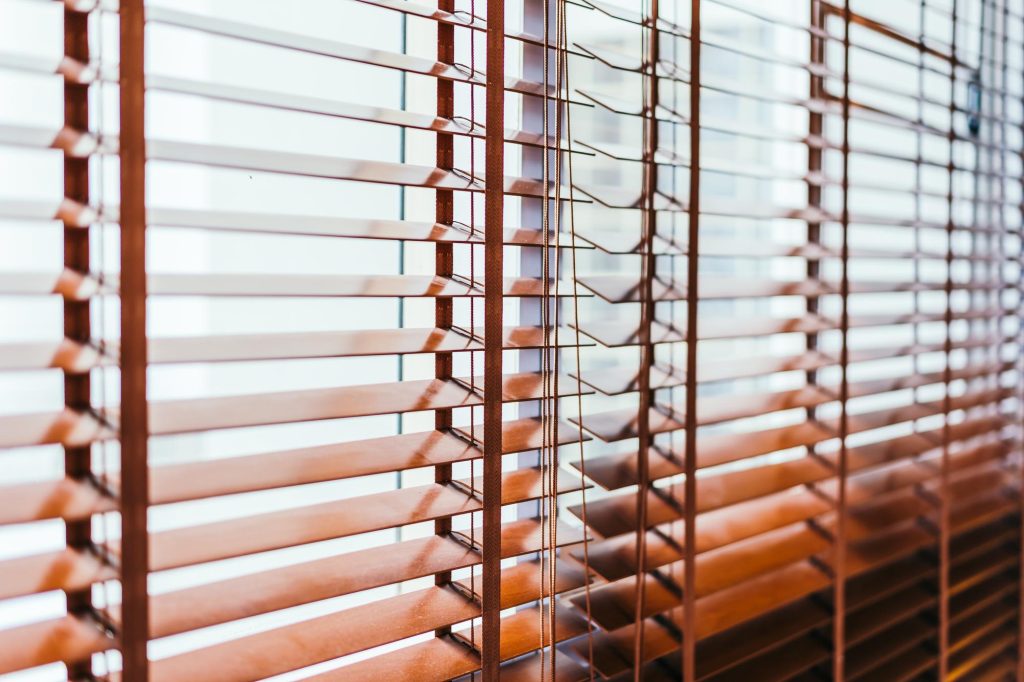 Stores Intérieurs à Marseille